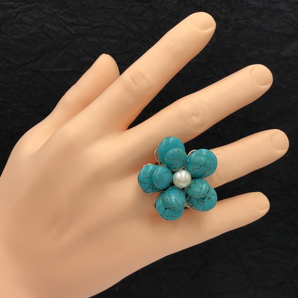🌼 Turquoise Flower Statement Stretch Cocktail Ring - Picture 1 of 3